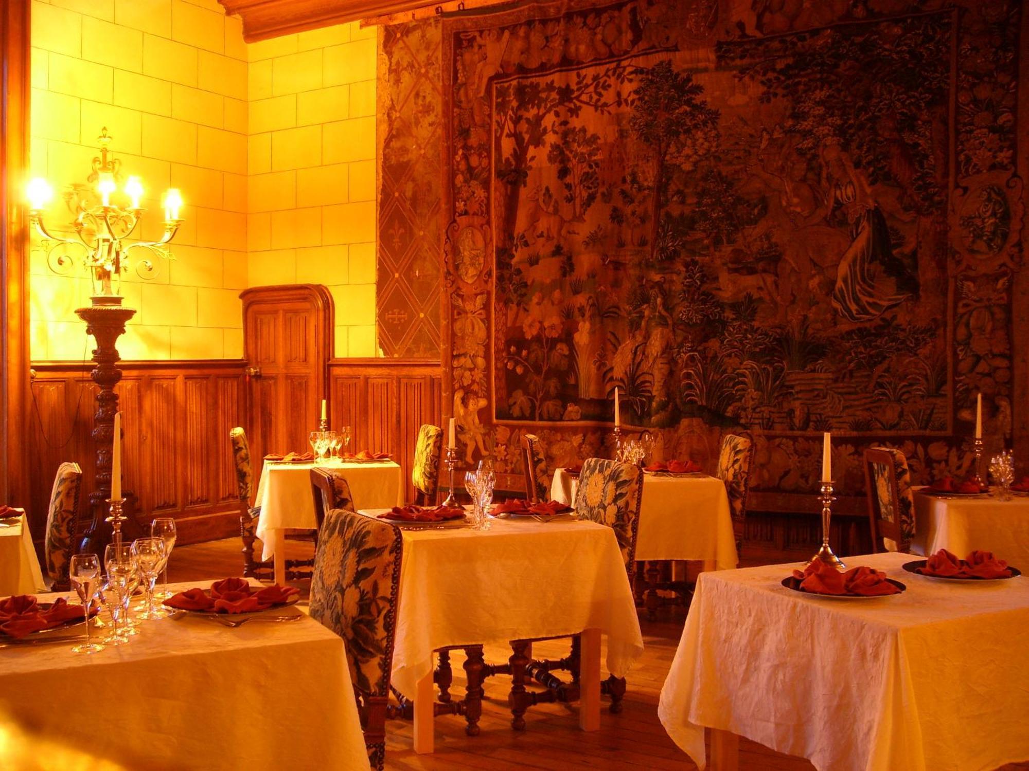 Chateau De Busset Kültér fotó