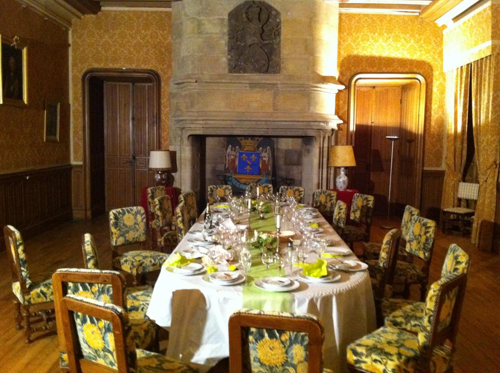 Chateau De Busset Kültér fotó